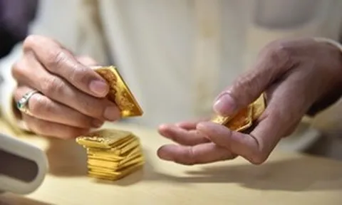 Người dân phản ánh ‘canh’ rất đúng giờ vẫn không mua được vàng SJC, NHNN nói gì?