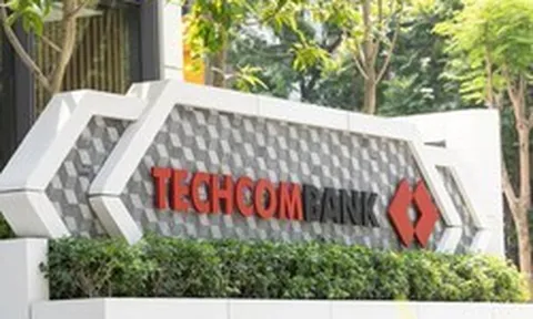 Nguồn thu dịch vụ tăng 40%, Techcombank củng cố vị thế dẫn đầu, lợi nhuận quý 3 lập kỉ lục mới