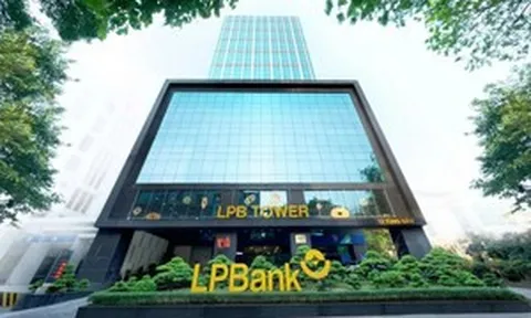 LPBank báo lãi hơn 10.400 tỷ đồng sau 9 tháng, có khoản thu tăng đến 136%