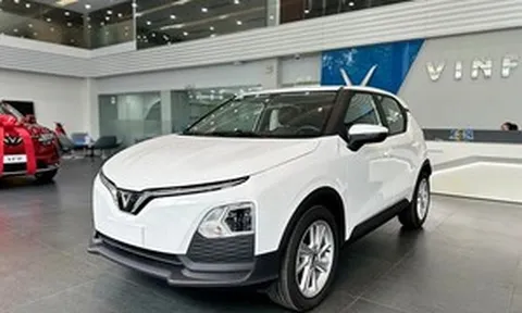 Sau 1 năm, so sánh thẳng mức khấu hao giữa Toyota Raize với VinFast VF 5, người định mua xe đã nói về quyết định