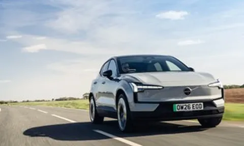 Volvo tăng tốc trong cuộc đua xe tự lái