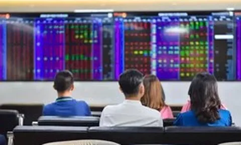 Chứng khoán tăng 3 phiên, khối ngoại bán mạnh một mã ngân hàng