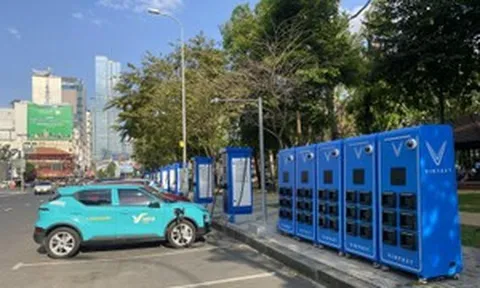 Trước 1/1/2030, toàn bộ công chức tại TP Hồ Chí Minh phải đổi sang xe năng lượng sạch