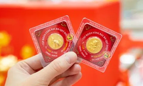Giá vàng hôm nay (24/10): Trong nước tiếp tục giảm, thế giới thủng mốc quan trọng