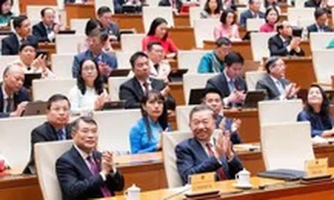 Tin tức sáng 24-10: Quốc hội thảo luận sửa Luật An toàn thực phẩm; Phát triển công nghiệp văn hóa