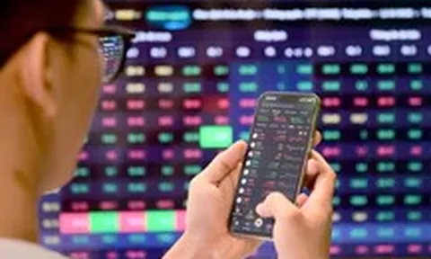 Tin tức sáng 28-10: Khối ngoại chi nghìn tỉ mua cổ phiếu một ngân hàng