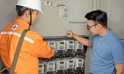 Phó thủ tướng: Xem xét giảm giá điện từ 1-11, giảm thuế tiêu thụ đặc biệt với xăng về 0%