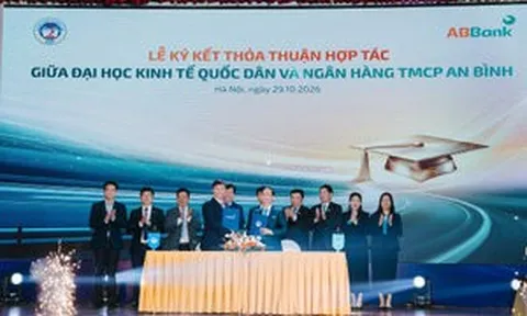 ABBank và Đại học Kinh tế Quốc dân ký thỏa thuận hợp tác, trao Quỹ học bổng Tài năng 10 tỷ đồng
