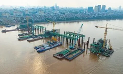 Việt Nam đang xây cây vượt sông Hồng hơn 16.000 tỷ đồng nối phố cổ với Long Biên, sở hữu thiết kế 'vòm vô cực' độc đáo, dự kiến hoàn thành ngay năm sau