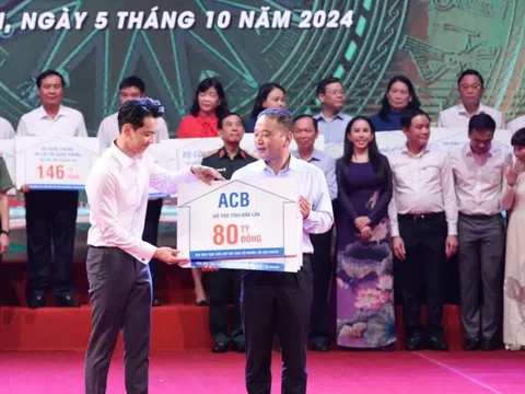 ACB hỗ trợ 80 tỷ đồng trong chương trình xóa nhà tạm, nhà dột nát