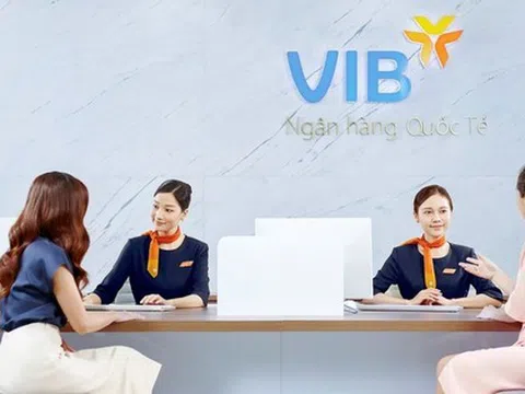 Lãnh đạo ngân hàng và người nhà liên tục mua cổ phiếu VIB