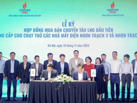 PV GAS và PV Power ký hợp đồng mua bán chuyến tàu LNG đầu tiên cung cấp cho chạy thử các nhà máy điện