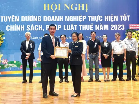 Ceragem Việt Nam Vinh Dự nhận giấy khen từ Cục Thuế Thành Phố Hồ Chí Minh