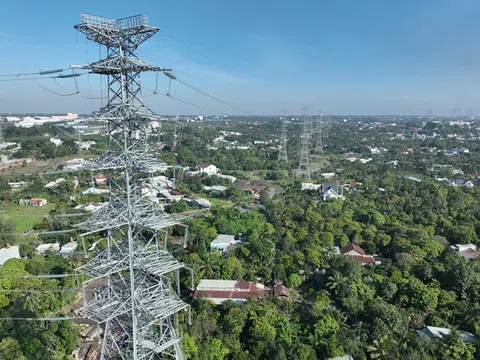 Đóng điện đường dây 220kV đấu nối trạm biến áp 500kV Long Thành