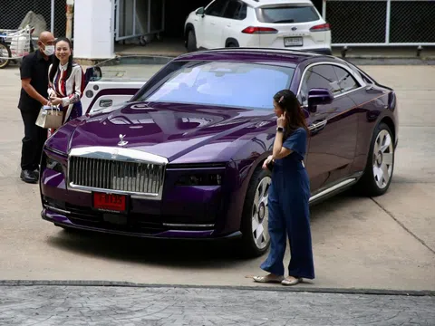 Chi tiết chiếc Rolls-Royce thuần điện của Madam Pang