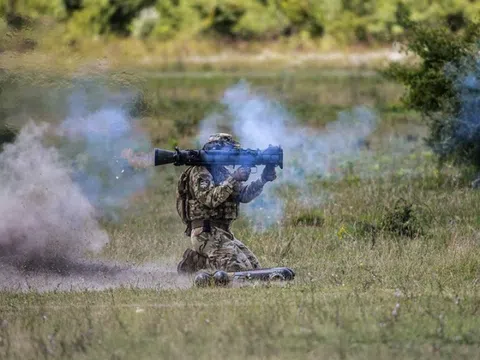 “Hỏa thần” vác vai Carl Gustaf M4 đánh dấu bước chuyển chiến lược