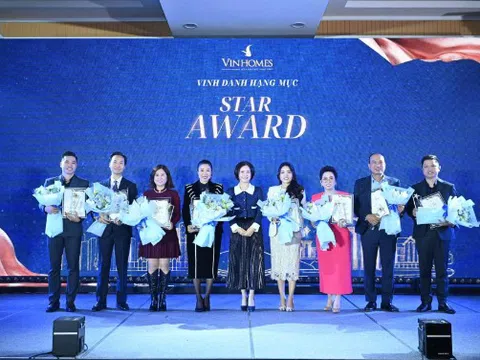 Sao Vàng Holdings được vinh danh TOP 1 đại lý có doanh số bán tốt nhất dự án Vincom Shophouse Royal Park năm 2024