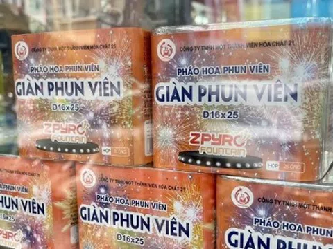 Giáp Tết Ất Tỵ, pháo hoa Z121 cháy hàng, loạn giá