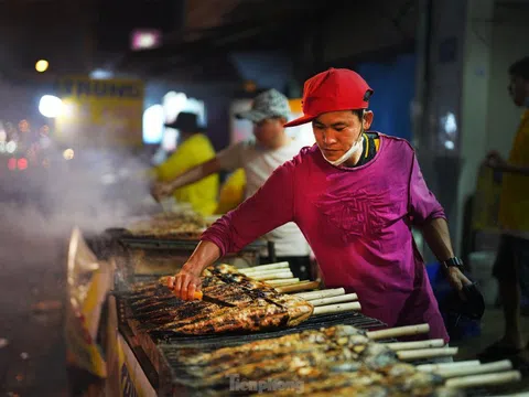 Xuyên đêm ở 'thủ phủ' cá lóc nướng ngày vía Thần tài