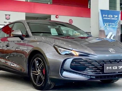 Là ‘đối thủ’ của Camry và Mazda 6, mẫu xe sedan hạng D này đang hấp dẫn hơn bao giờ hết: Giá rẻ như cho