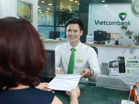 Từ 1/7/2025, Vietcombank tạm ngừng giao dịch chuyển tiền, rút tiền đối với các khách hàng sau