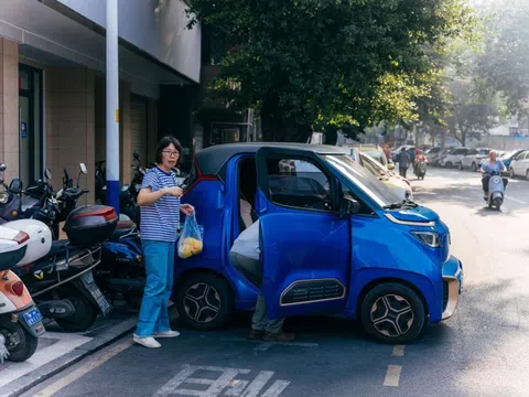 Từng bị coi là "đồ chơi 4 bánh", xe điện mini giờ bán cháy hàng: Cứu tinh của cả một thành phố Trung Quốc