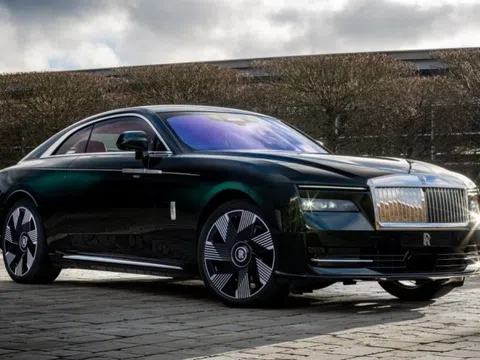 Chiếc Rolls-Royce Spectre Soulmate biết 'kể chuyện tình' độc nhất vô nhị của đại gia xứ dầu cọ