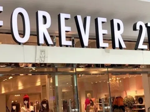 Forever 21 nộp đơn xin phá sản: Ảnh hưởng của 'cơn bão quét' mang tên thương mại điện tử