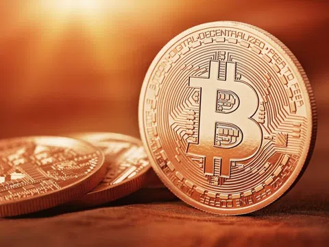 Giữa cơn địa chính trị và thuế quan, Bitcoin bật mạnh 14,5%, thắng thế trên thị trường tài sản