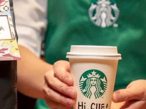 Đại chiến cà phê ở Trung Quốc: Gần 67.000 quán khai trương chỉ trong một năm, thị phần Starbucks tụt dốc chỉ còn 14%