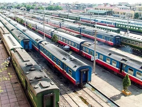 Ông Nguyễn Du mua 500.000 cổ phiếu, trở thành Chủ tịch doanh nghiệp 60 năm tuổi ngành đường sắt chỉ sau một ngày