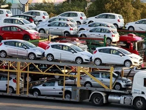 Nguồn cung ô tô của Việt Nam tăng kỷ lục, hàng loạt mẫu giảm giá mạnh
