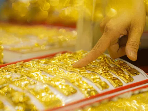 Giá vàng hôm nay 8/5/2025 tăng vọt rồi lao dốc, SJC vẫn ngất ngưởng