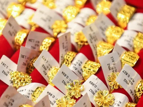 Giá vàng hôm nay 9/5/2025: Thế giới rơi nhanh, SJC giảm gần 2 triệu đồng/lượng