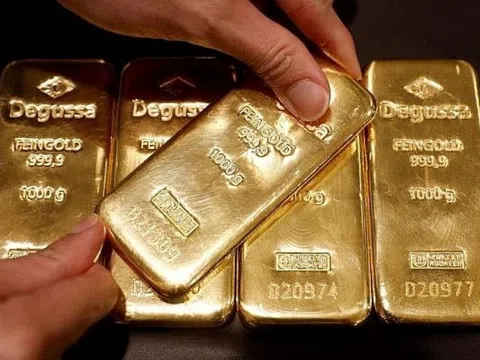 Giá vàng tăng khi USD suy yếu, nhà đầu tư kỳ vọng Mỹ - Trung ‘chốt hạ’ thương chiến