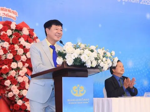 Chủ tịch địa ốc Hoàng Quân: "Tôi thương cổ đông mà cũng là thương tôi..."