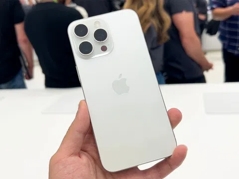 Hàng loạt iPhone giảm giá cực mạnh đầu tháng 5, máy cũ về mức 5,5 triệu đồng "rẻ" chưa từng có