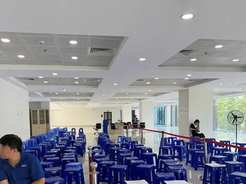 Trung tâm hành chính công Hà Nội bất ngờ 'vắng khách' ngày đầu tuần