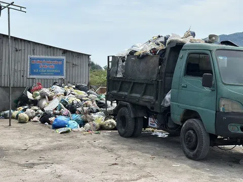 Hà Tĩnh: Hợp tác xã tự ý đốt rác gây ô nhiễm môi trường