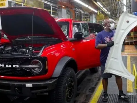Công nhân Ford tuồn phụ tùng ra ngoài suốt hai năm không bị phát hiện