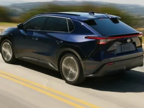 Toyota 'lột xác' dòng xe điện duy nhất đang bán tại Mỹ: Đổi tên, nâng tầm để cạnh tranh Tesla và GM
