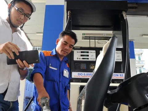 Giá xăng có thể đảo chiều tăng sau 2 lần giảm