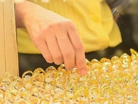 Liên tục đi xuống, giá vàng có thể rơi về mốc 100 triệu đồng/lượng?