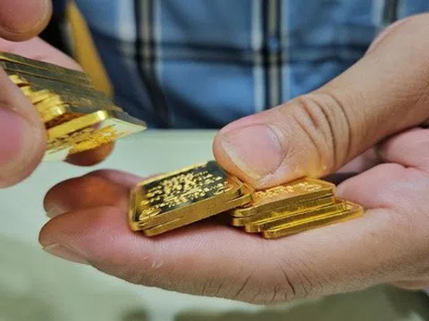 Tối ngày 15-5, giá vàng bất ngờ tăng trở lại, vàng miếng SJC lại ngược dòng