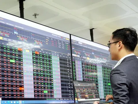 Dàn lãnh đạo một doanh nghiệp ồ ạt bán cổ phiếu