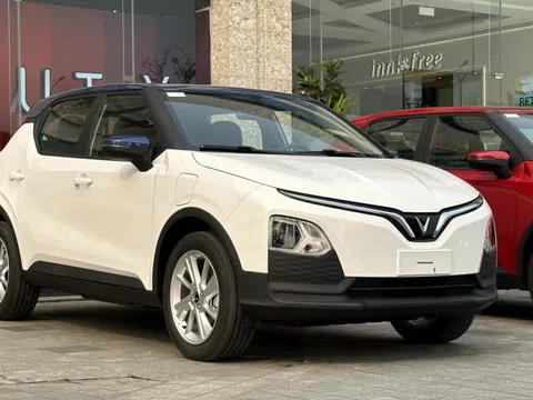 Top 10 ô tô 'đắt khách' nhất tháng 4/2025: VinFast áp đảo ngoạn mục, Xpander suýt 'bay màu'
