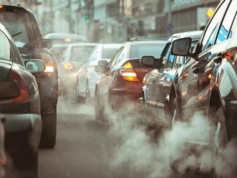 Từ 1/1/2026, ô tô cũ có thành 'sắt vụn' sau lộ trình siết khí thải?
