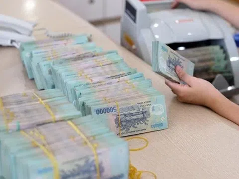Vì sao tỷ lệ tiền mặt tăng vọt đầu năm 2025?