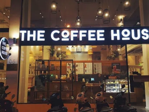 Ồn ào The Coffee House bịt ổ điện, đuổi khéo khách ngồi lâu, thực hư ra sao?