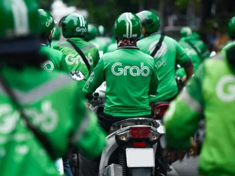 Phẫn nộ vì bị trừ 20% thu nhập, tài xế Grab và Gojek đồng loạt biểu tình